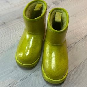 Nice ugg boots for snow or rain